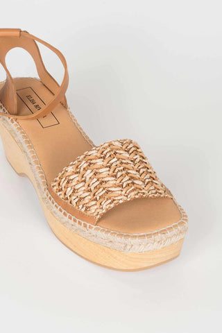 SANDALIA MADERA CANELA