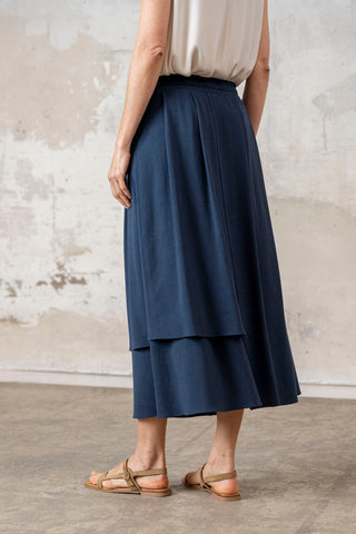 FALDA CAPAS LARGAS AZUL MARINO