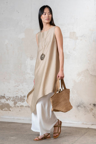 TOP LARGO ASIMÉTRICO BEIGE