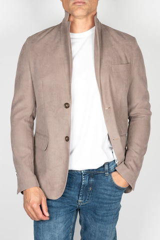 Men’s smart-casual outfit with a blazer