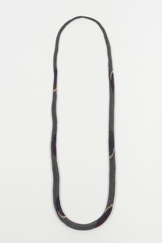 Collar Corel malla gris, plata y púrpura