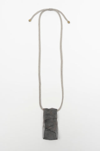 COLLAR MALLA GRIS OSCURO Y PLATA