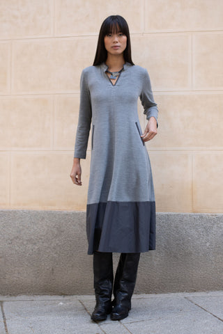 VESTIDO MARSELLA PUNTO CUELLO MAO BAJO TECNOLÓGICO