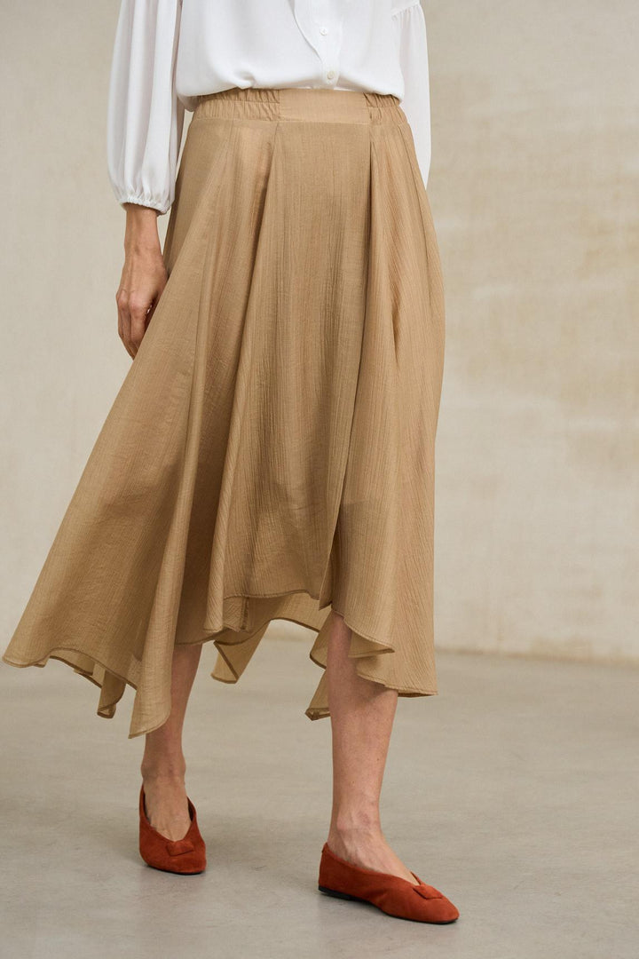 Falda Nadeya Camel